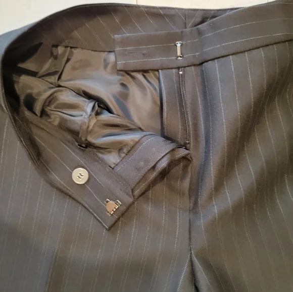 🆕️Evane-Picone Black Pin-Stripe Pant Suit 6P
